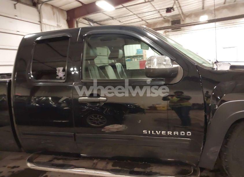 Photo 14 of 2011 Chevrolet Silverado 1500 LT (VIN 1GCRKSE38BZ422161)