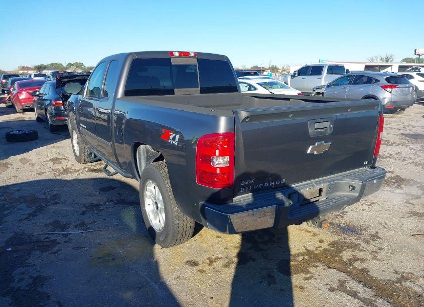 Photo 3 of 2011 Chevrolet Silverado 1500 LT (VIN 1GCRKSE38BZ432334)