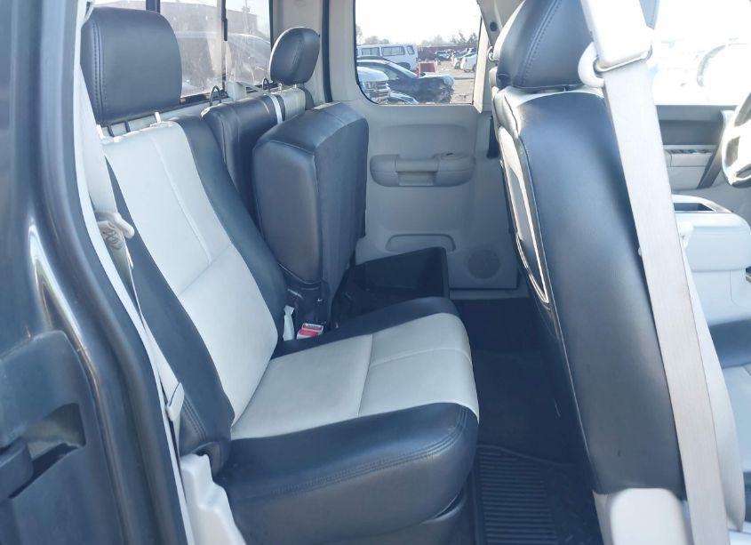 Photo 8 of 2011 Chevrolet Silverado 1500 LT (VIN 1GCRKSE38BZ432334)