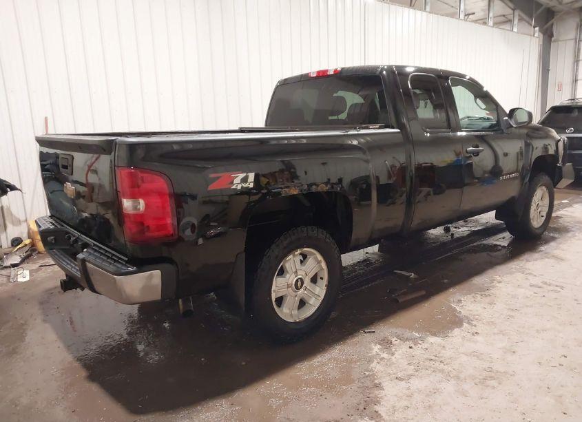 Photo 4 of 2011 Chevrolet Silverado 1500 LT (VIN 1GCRKSE39BZ117428)