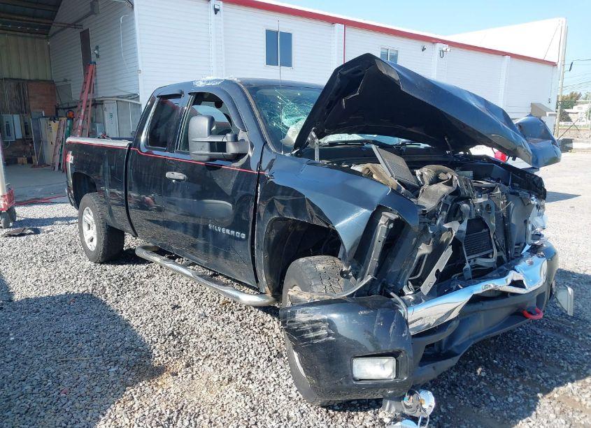 2011 Chevrolet Silverado 1500 LT (VIN 1GCRKSE39BZ207002) main photo