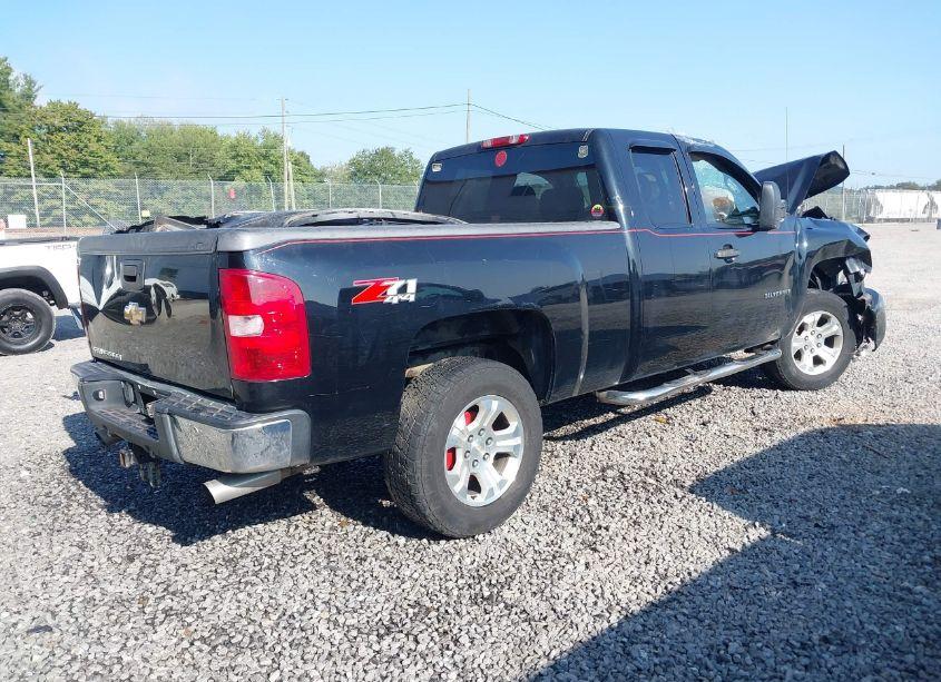 Photo 4 of 2011 Chevrolet Silverado 1500 LT (VIN 1GCRKSE39BZ207002)