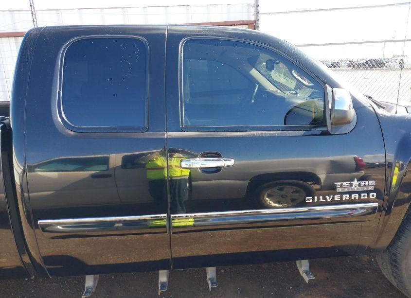 Photo 14 of 2011 Chevrolet Silverado 1500 LT (VIN 1GCRKSE39BZ256992)