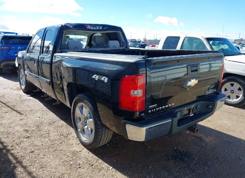 Photo 3 of 2011 Chevrolet Silverado 1500 LT (VIN 1GCRKSE39BZ256992)