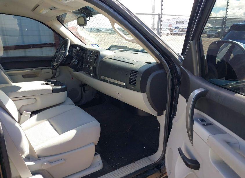 Photo 5 of 2011 Chevrolet Silverado 1500 LT (VIN 1GCRKSE39BZ256992)