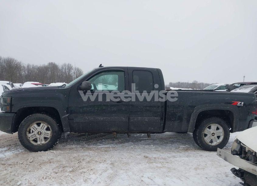 Photo 14 of 2011 Chevrolet Silverado 1500 (VIN 1GCRKSE39BZ327561)