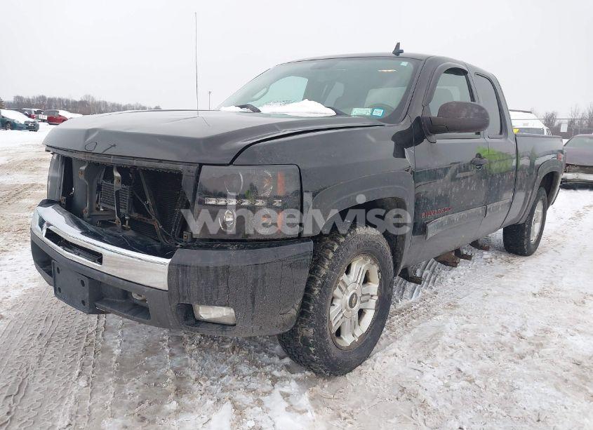 Photo 2 of 2011 Chevrolet Silverado 1500 (VIN 1GCRKSE39BZ327561)