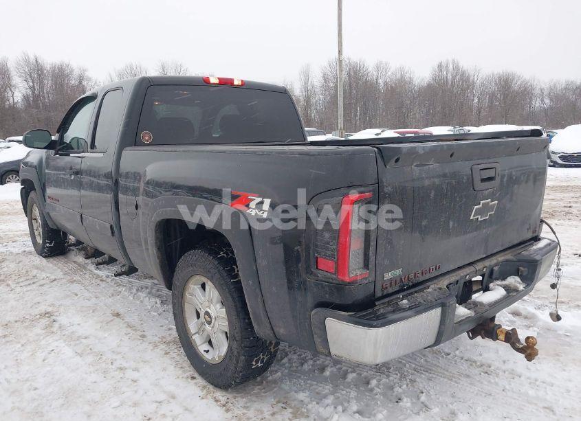 Photo 3 of 2011 Chevrolet Silverado 1500 (VIN 1GCRKSE39BZ327561)