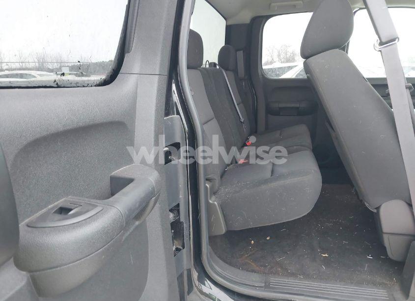 Photo 8 of 2011 Chevrolet Silverado 1500 (VIN 1GCRKSE39BZ327561)