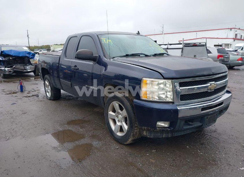 2011 Chevrolet Silverado 1500 LT (VIN 1GCRKSE39BZ331819) main photo