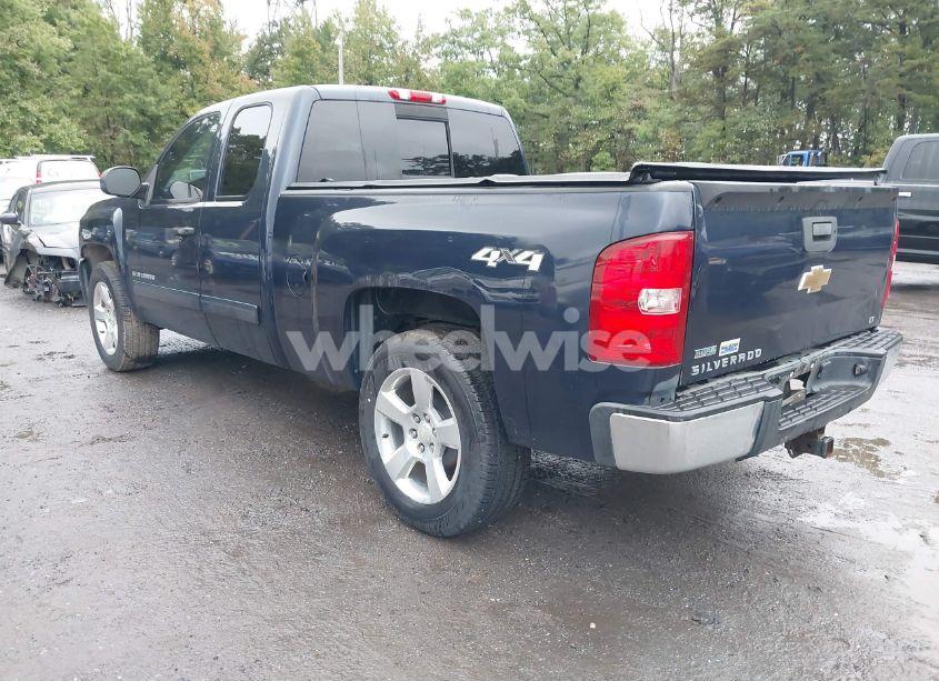Photo 3 of 2011 Chevrolet Silverado 1500 LT (VIN 1GCRKSE39BZ331819)