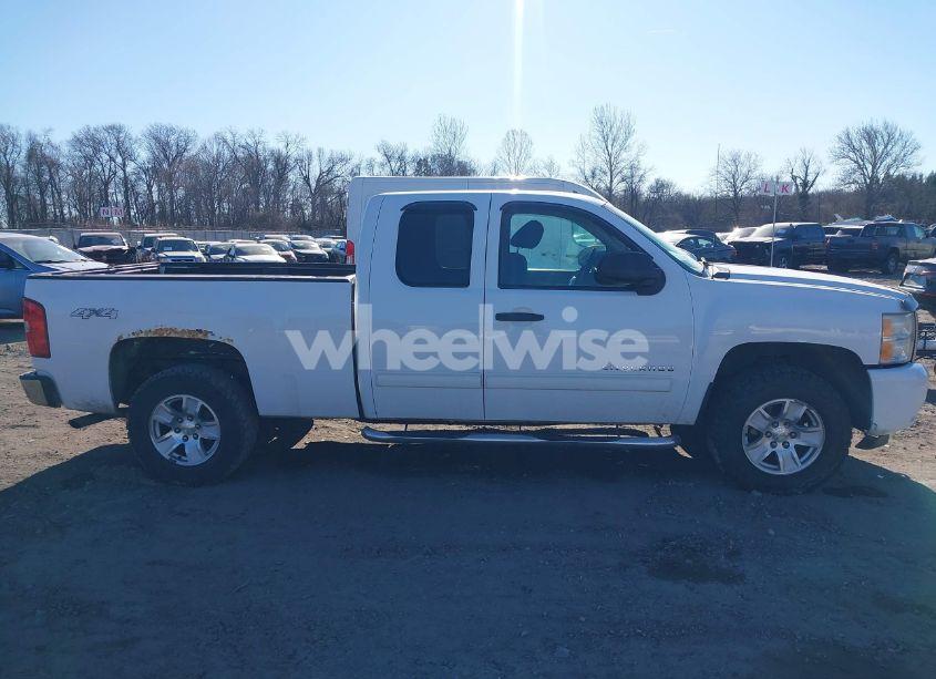 Photo 13 of 2011 Chevrolet Silverado 1500 LT (VIN 1GCRKSE39BZ344960)