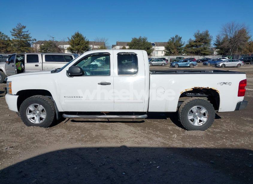 Photo 14 of 2011 Chevrolet Silverado 1500 LT (VIN 1GCRKSE39BZ344960)