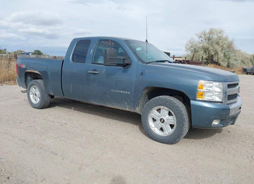 2011 Chevrolet Silverado 1500 LT (VIN 1GCRKSE39BZ425327) main photo