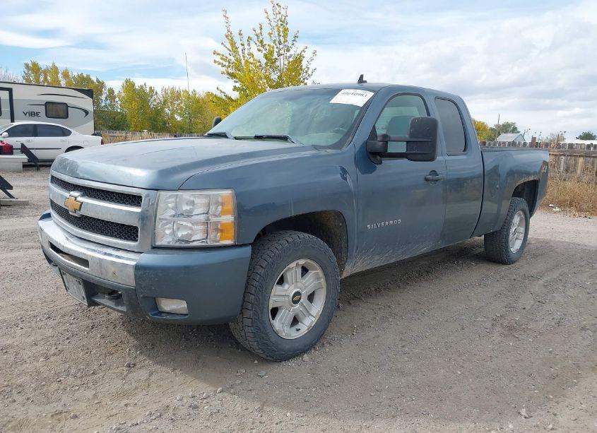 Photo 2 of 2011 Chevrolet Silverado 1500 LT (VIN 1GCRKSE39BZ425327)
