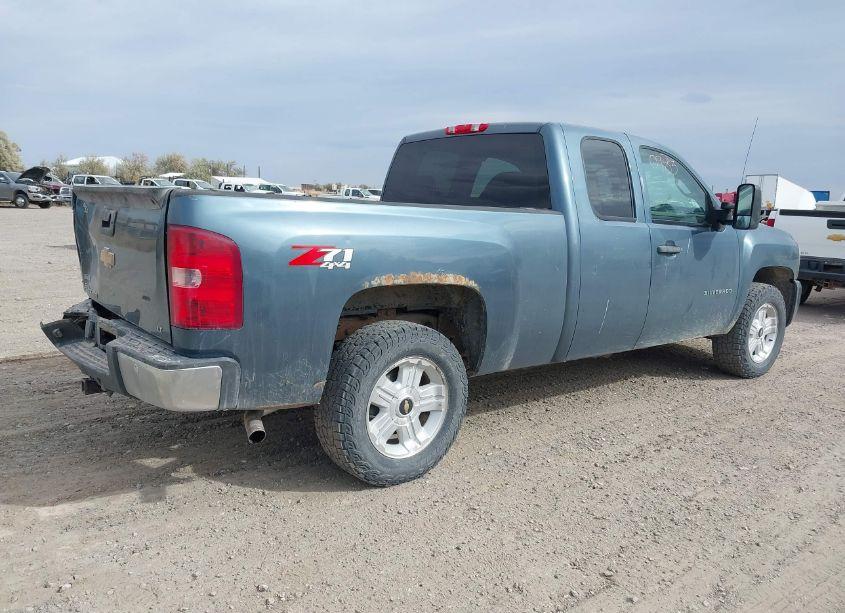 Photo 4 of 2011 Chevrolet Silverado 1500 LT (VIN 1GCRKSE39BZ425327)