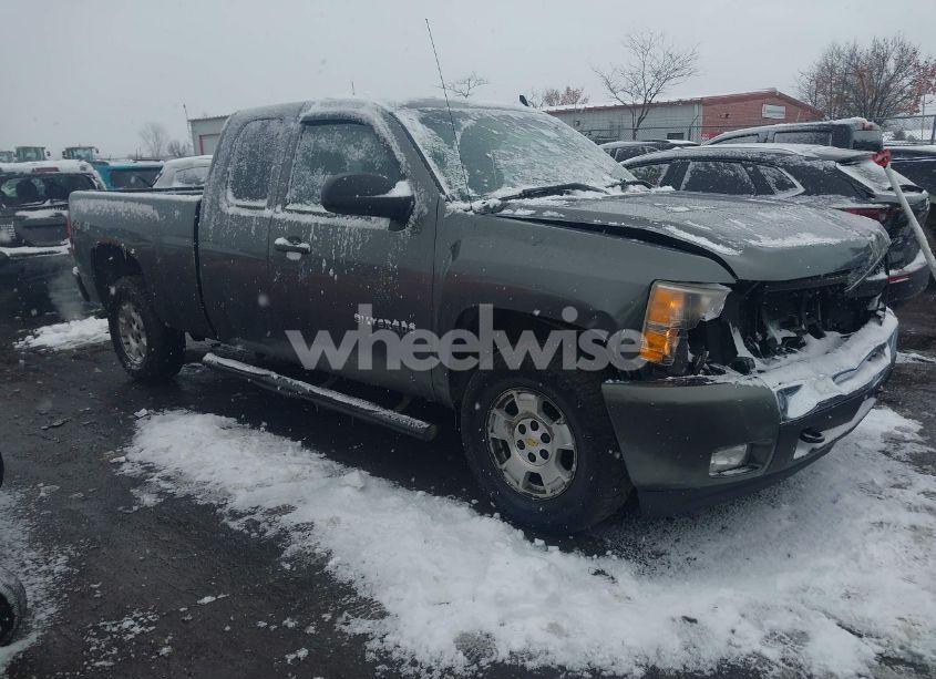 2011 Chevrolet Silverado 1500 LT (VIN 1GCRKSE3XBZ251073) main photo
