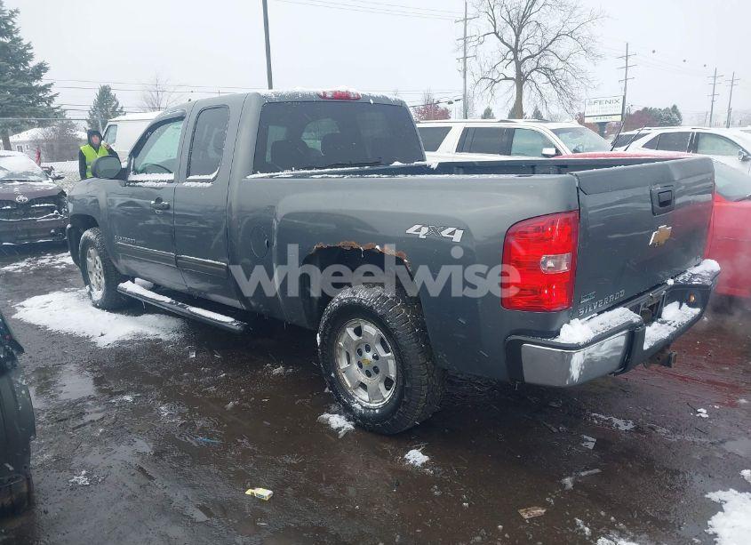 Photo 3 of 2011 Chevrolet Silverado 1500 LT (VIN 1GCRKSE3XBZ251073)