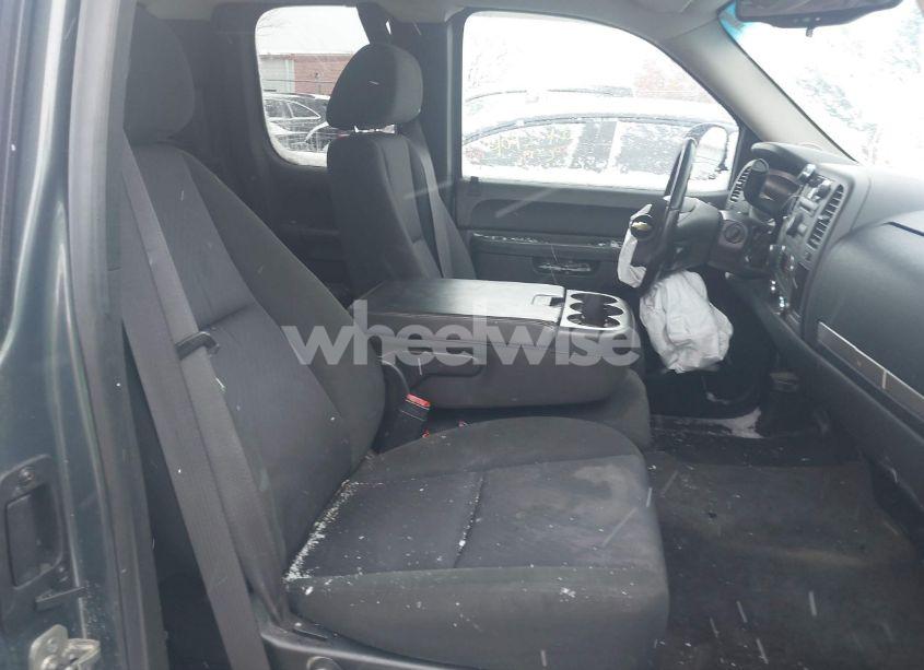 Photo 5 of 2011 Chevrolet Silverado 1500 LT (VIN 1GCRKSE3XBZ251073)