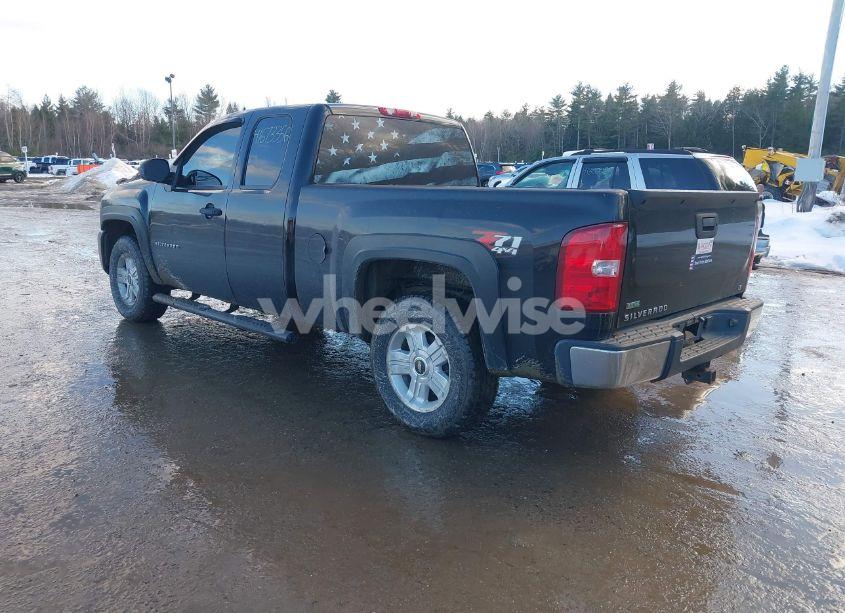 Photo 3 of 2011 Chevrolet Silverado 1500 LT (VIN 1GCRKSE3XBZ276488)