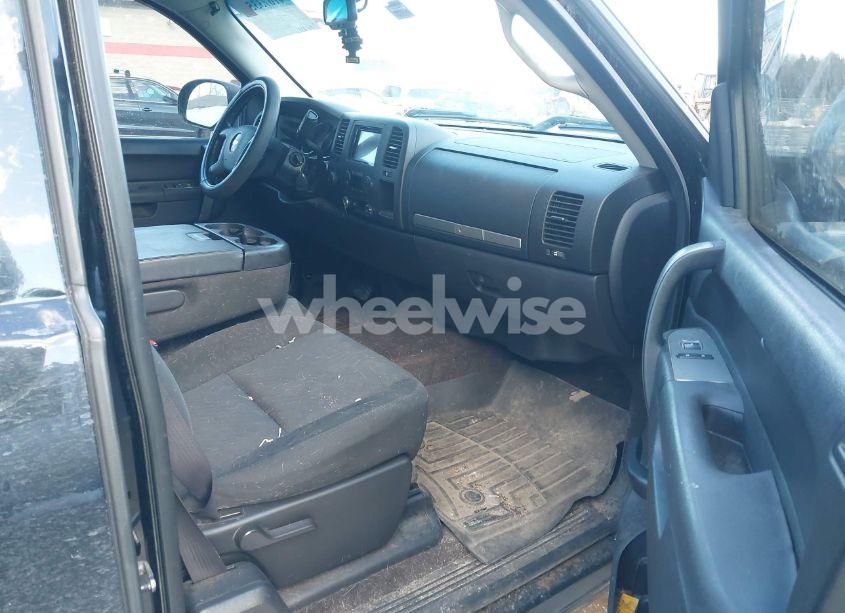 Photo 5 of 2011 Chevrolet Silverado 1500 LT (VIN 1GCRKSE3XBZ276488)