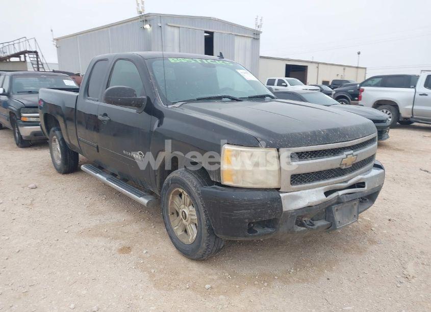 2011 Chevrolet Silverado 1500 LT (VIN 1GCRKSE3XBZ443559) main photo