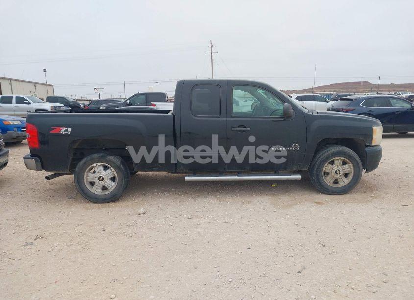 Photo 13 of 2011 Chevrolet Silverado 1500 LT (VIN 1GCRKSE3XBZ443559)