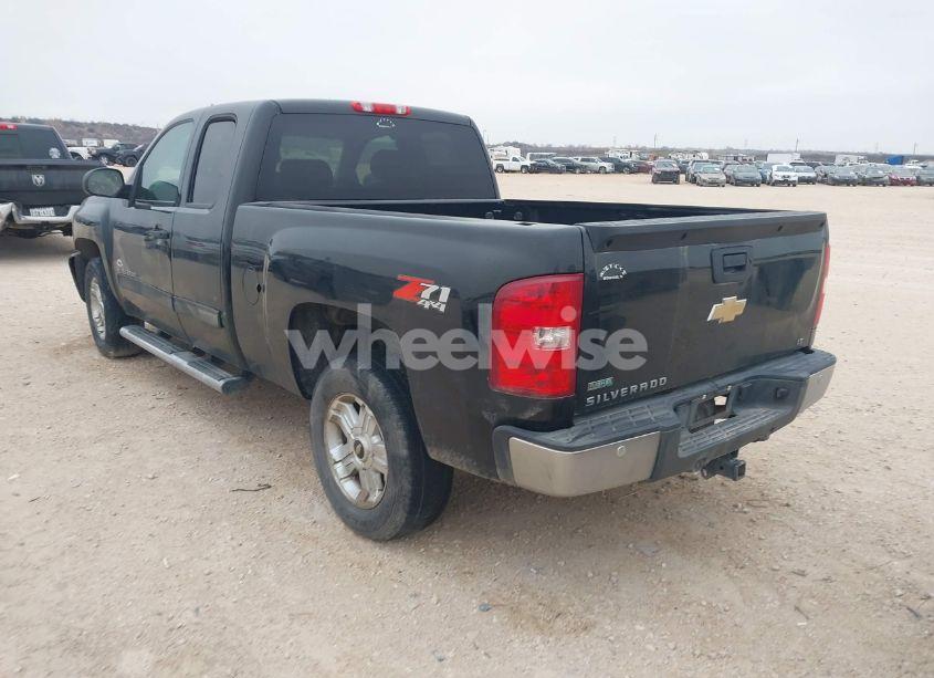 Photo 3 of 2011 Chevrolet Silverado 1500 LT (VIN 1GCRKSE3XBZ443559)