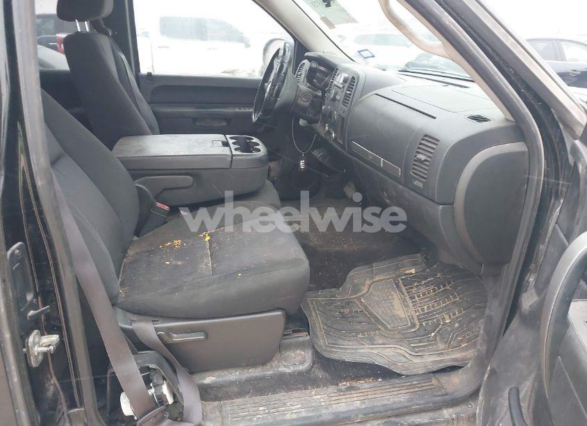 Photo 5 of 2011 Chevrolet Silverado 1500 LT (VIN 1GCRKSE3XBZ443559)