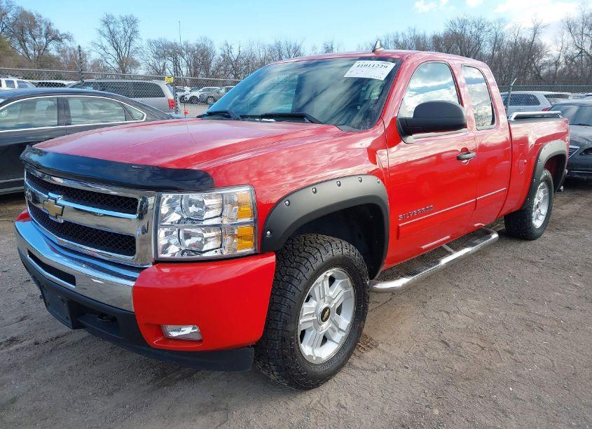 Photo 2 of 2011 Chevrolet Silverado 1500 LT (VIN 1GCRKSE3XBZ446400)
