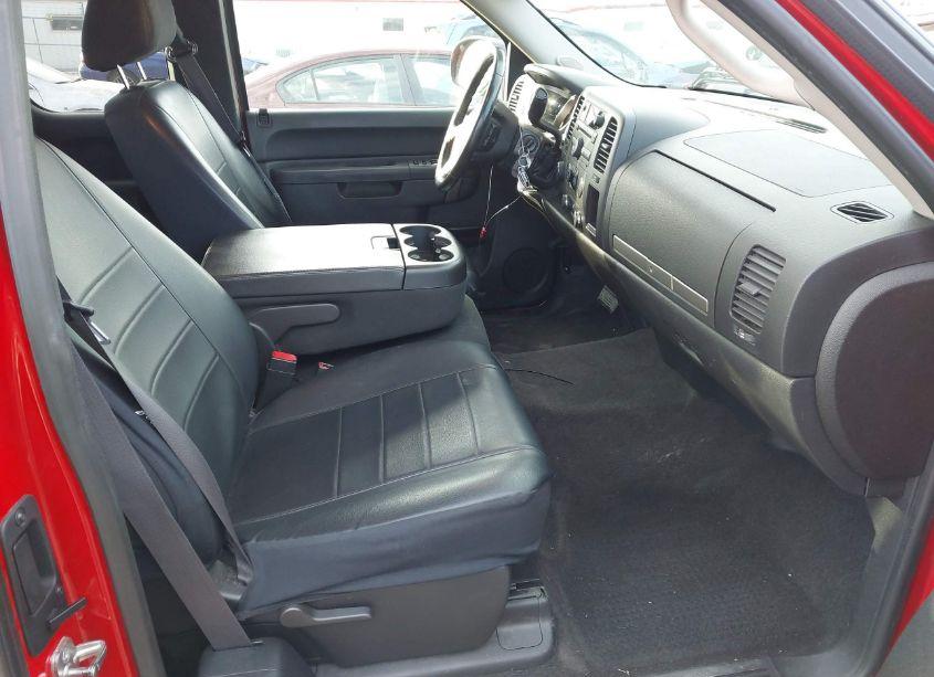 Photo 5 of 2011 Chevrolet Silverado 1500 LT (VIN 1GCRKSE3XBZ446400)