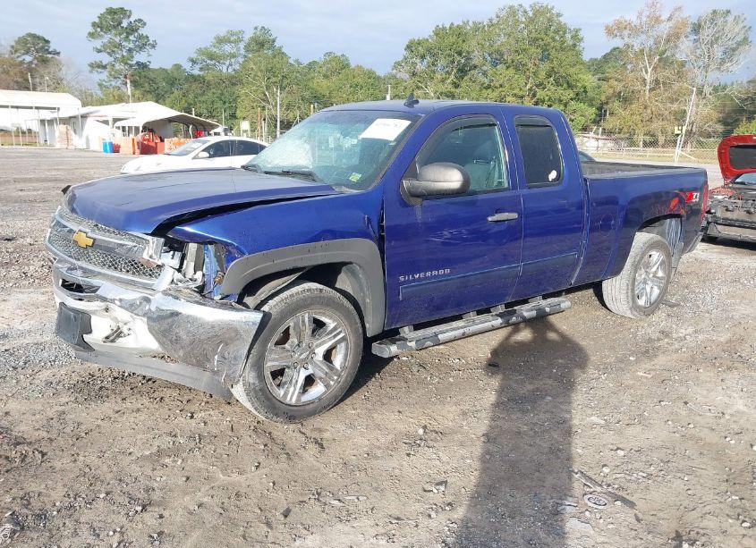 Photo 2 of 2013 Chevrolet Silverado 1500 LT (VIN 1GCRKSE70DZ119347)