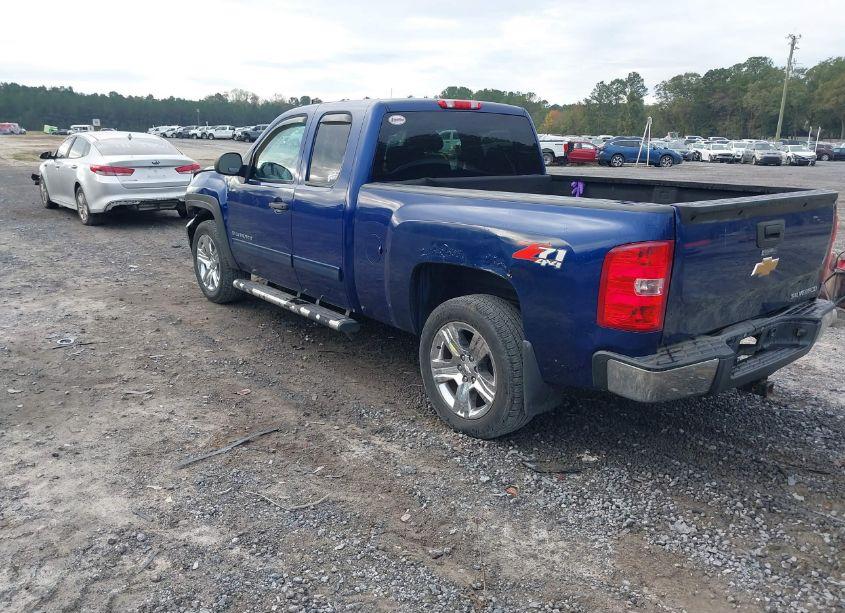 Photo 3 of 2013 Chevrolet Silverado 1500 LT (VIN 1GCRKSE70DZ119347)