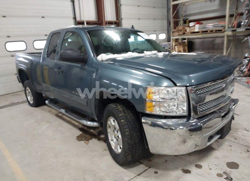 2013 Chevrolet Silverado 1500 LT (VIN 1GCRKSE70DZ137623) main photo