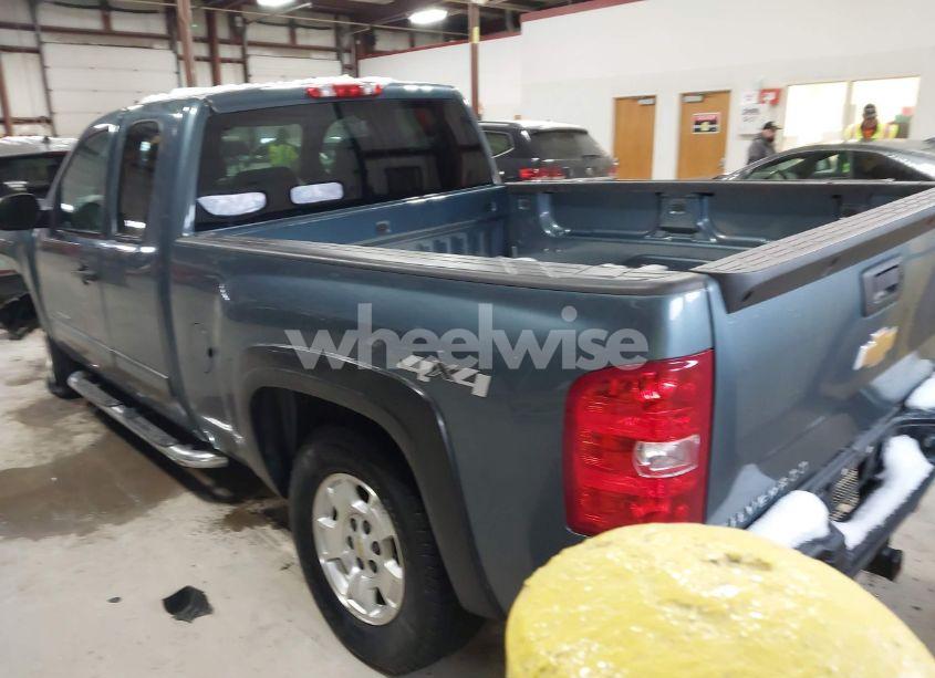 Photo 3 of 2013 Chevrolet Silverado 1500 LT (VIN 1GCRKSE70DZ137623)