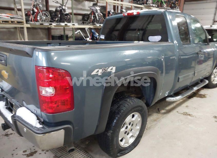 Photo 4 of 2013 Chevrolet Silverado 1500 LT (VIN 1GCRKSE70DZ137623)