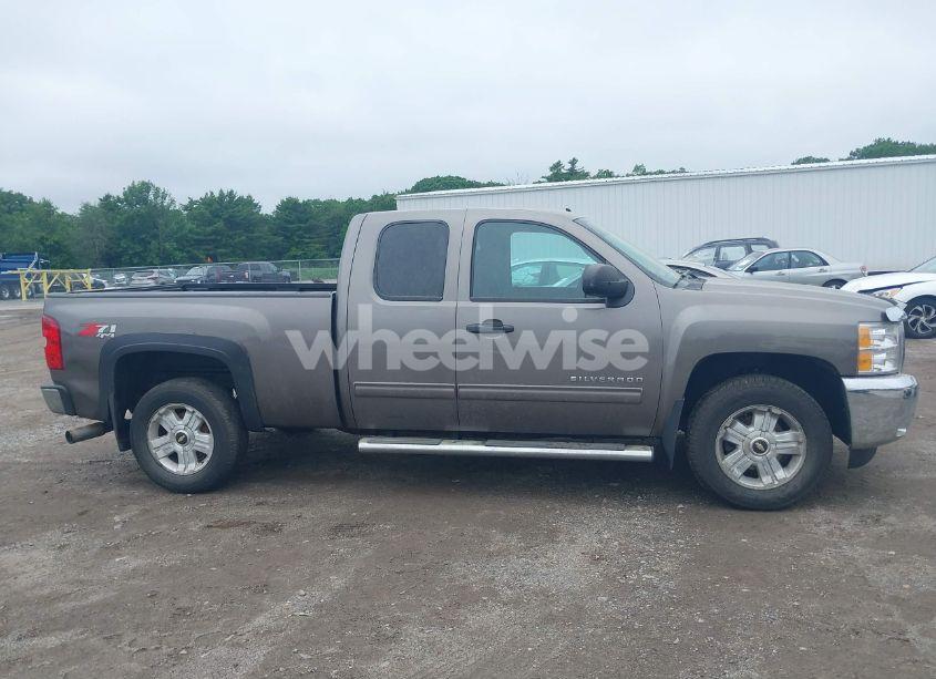 Photo 13 of 2013 Chevrolet Silverado 1500 LT (VIN 1GCRKSE70DZ152901)