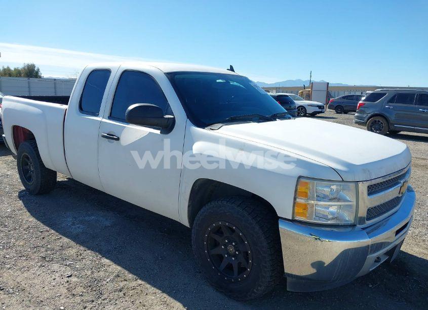 2013 Chevrolet Silverado 1500 LT (VIN 1GCRKSE70DZ161422) main photo