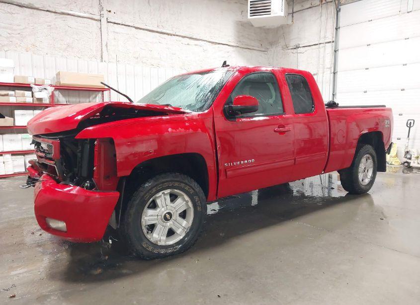 Photo 2 of 2013 Chevrolet Silverado 1500 LT (VIN 1GCRKSE70DZ272021)