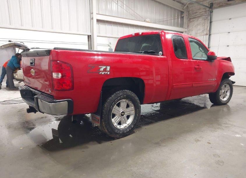 Photo 4 of 2013 Chevrolet Silverado 1500 LT (VIN 1GCRKSE70DZ272021)