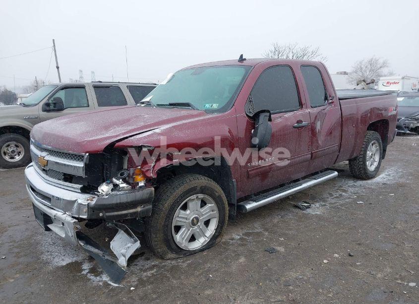 Photo 2 of 2013 Chevrolet Silverado 1500 LT (VIN 1GCRKSE70DZ273198)