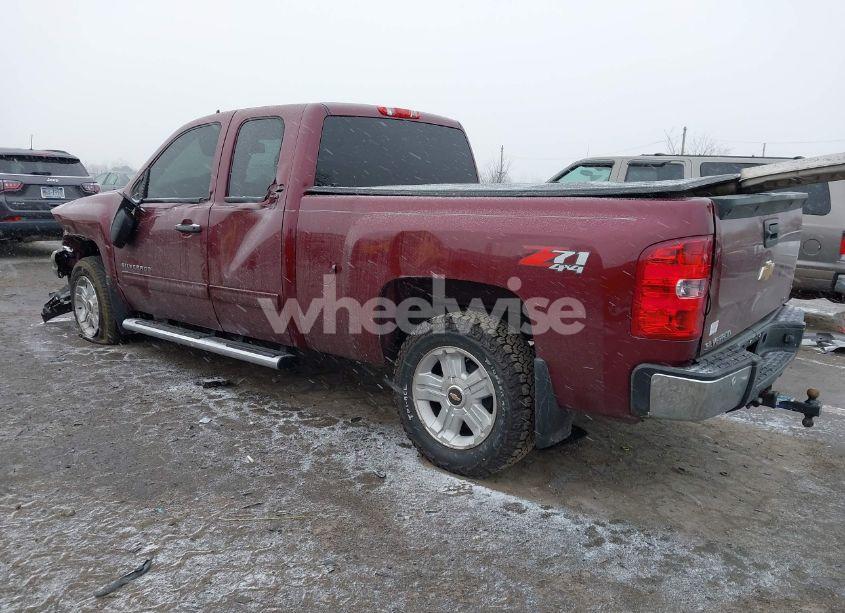 Photo 3 of 2013 Chevrolet Silverado 1500 LT (VIN 1GCRKSE70DZ273198)