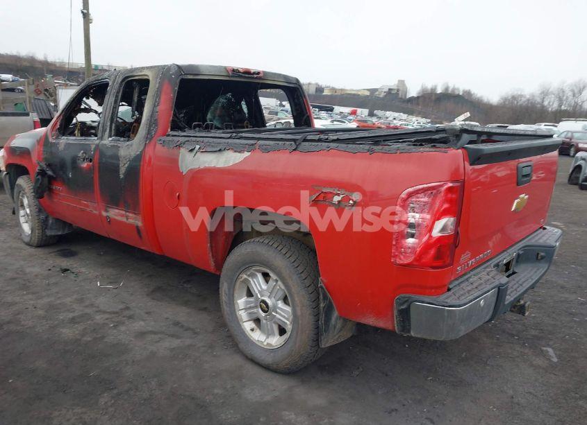 Photo 3 of 2013 Chevrolet Silverado 1500 LT (VIN 1GCRKSE70DZ322870)