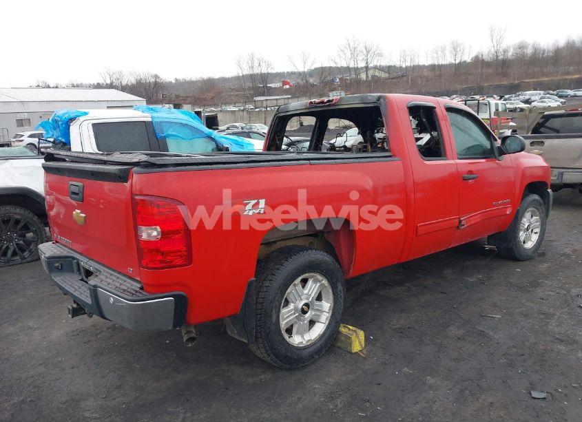 Photo 4 of 2013 Chevrolet Silverado 1500 LT (VIN 1GCRKSE70DZ322870)