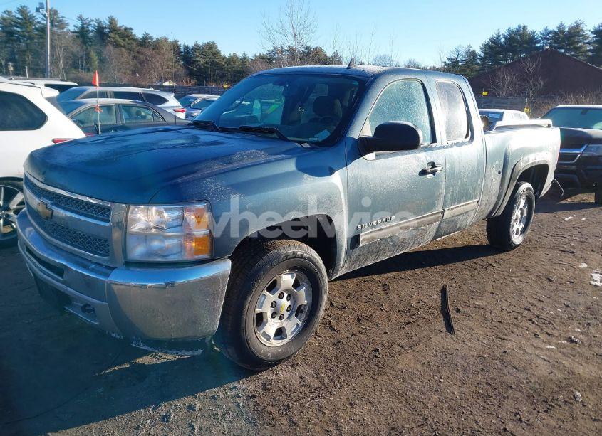 Photo 2 of 2013 Chevrolet Silverado 1500 LT (VIN 1GCRKSE71DZ211440)