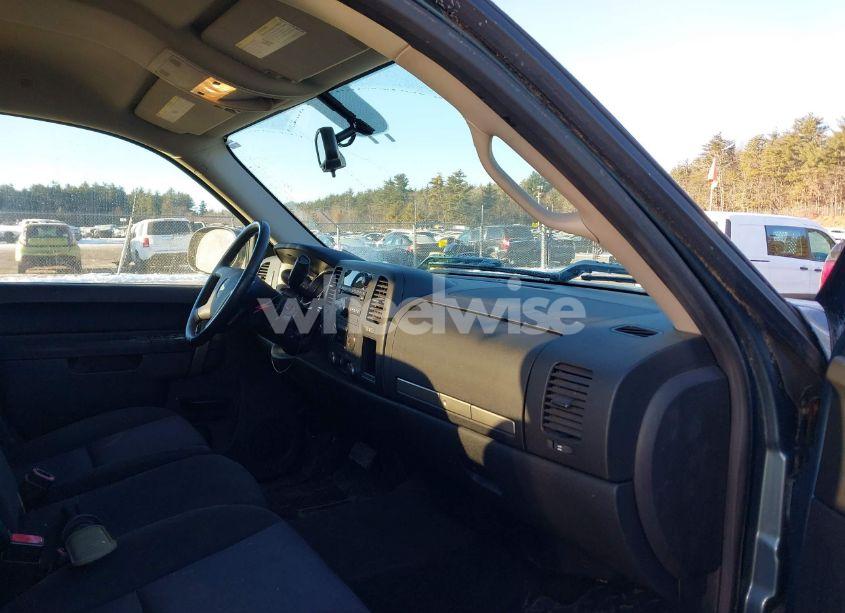 Photo 5 of 2013 Chevrolet Silverado 1500 LT (VIN 1GCRKSE71DZ211440)