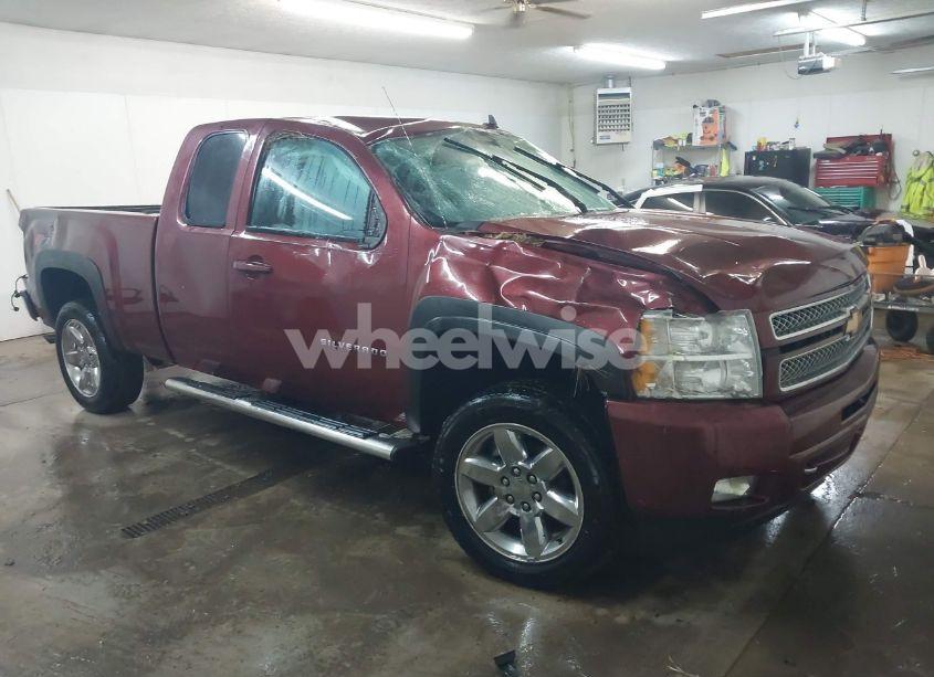 2013 Chevrolet Silverado 1500 LT (VIN 1GCRKSE71DZ253400) main photo