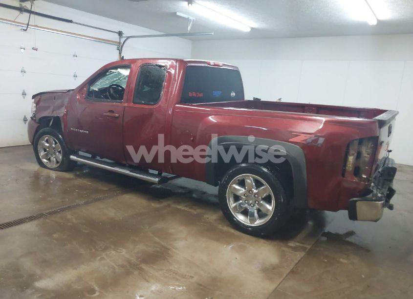 Photo 3 of 2013 Chevrolet Silverado 1500 LT (VIN 1GCRKSE71DZ253400)