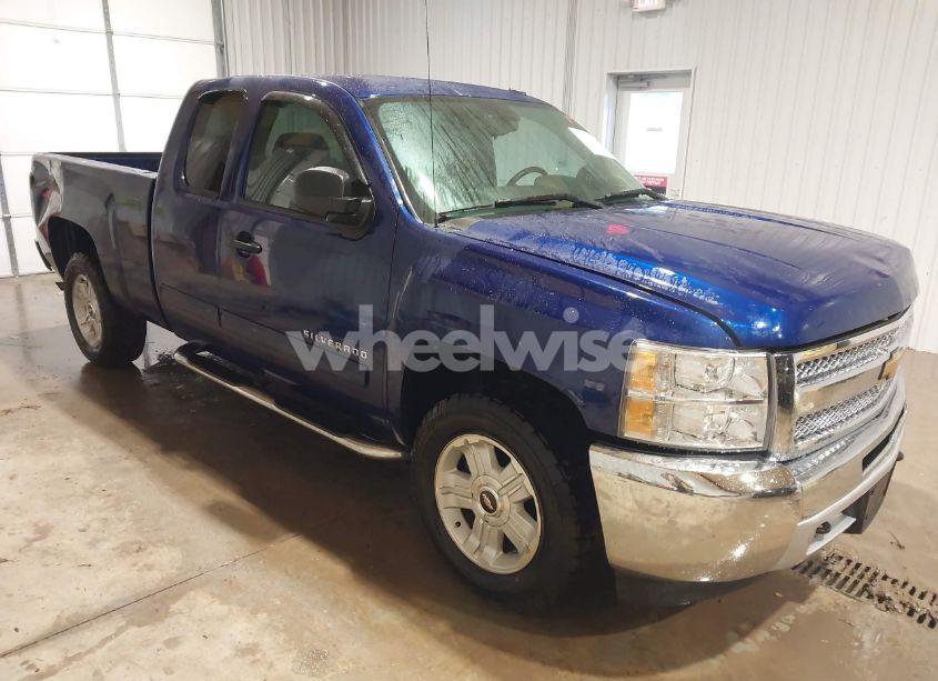 2013 Chevrolet Silverado 1500 (VIN 1GCRKSE71DZ359720) main photo