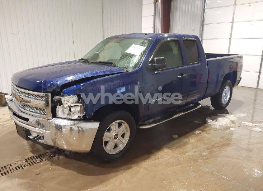Photo 2 of 2013 Chevrolet Silverado 1500 (VIN 1GCRKSE71DZ359720)